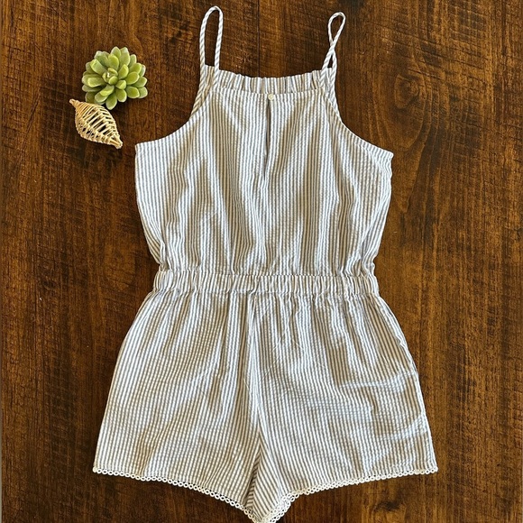 LOFT Beach | Seersucker Romper with Drawstring Waist, NWT - Picture 2 of 12